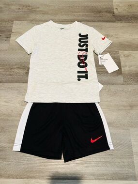 New Nike Gray & Black 'Just Do It.' Tee with Black Shorts Set Outfit 4T